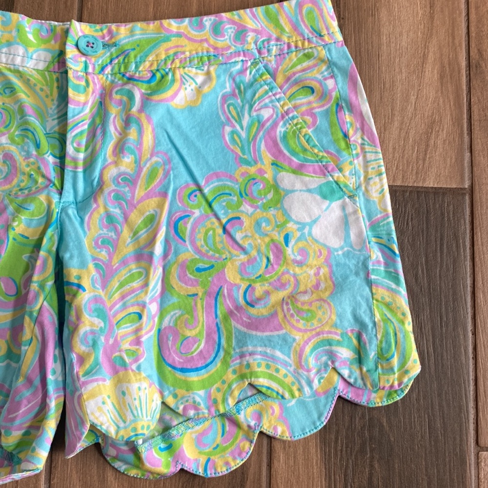 Lilly Pulitzer The Buttercup scallop hem shorts 2 - Picture 2 of 8
